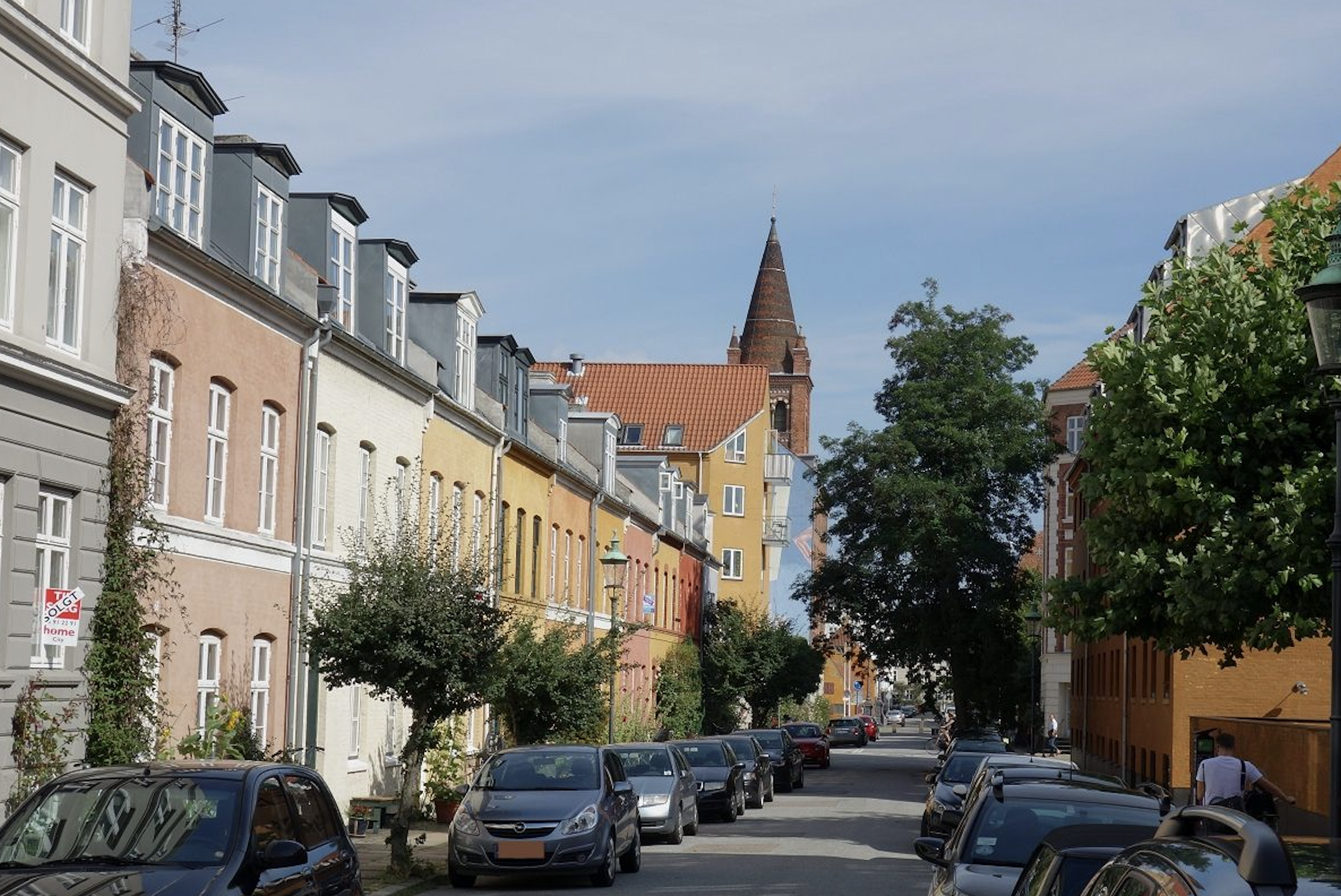 Farverige byejendomme